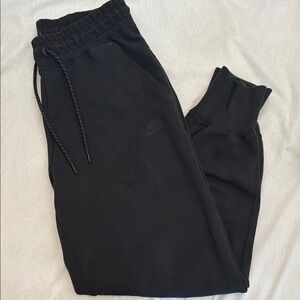 Nike Women Black Tech Fleece Sweatpants Jogger